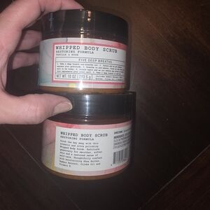 Whipped Body Scrub Vanilla & Rose - Restoring Formula